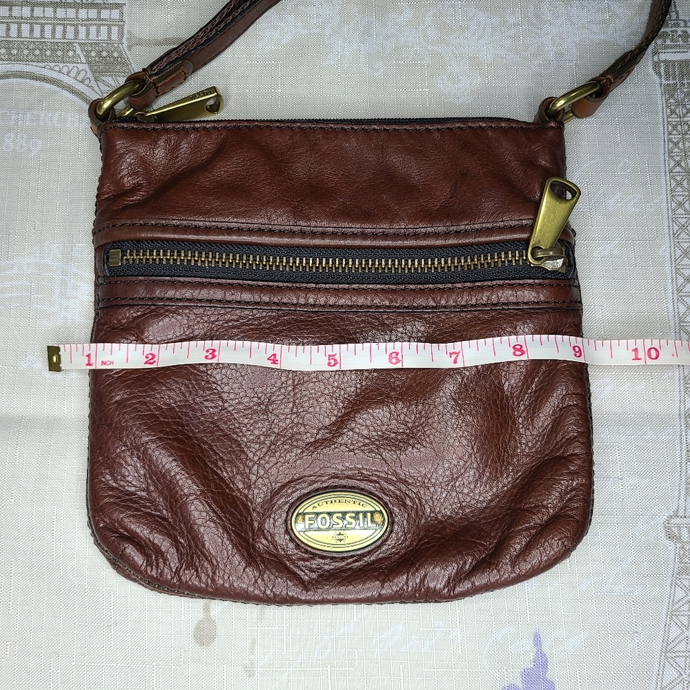 Fossil Crossbody - Picture 3 of 4